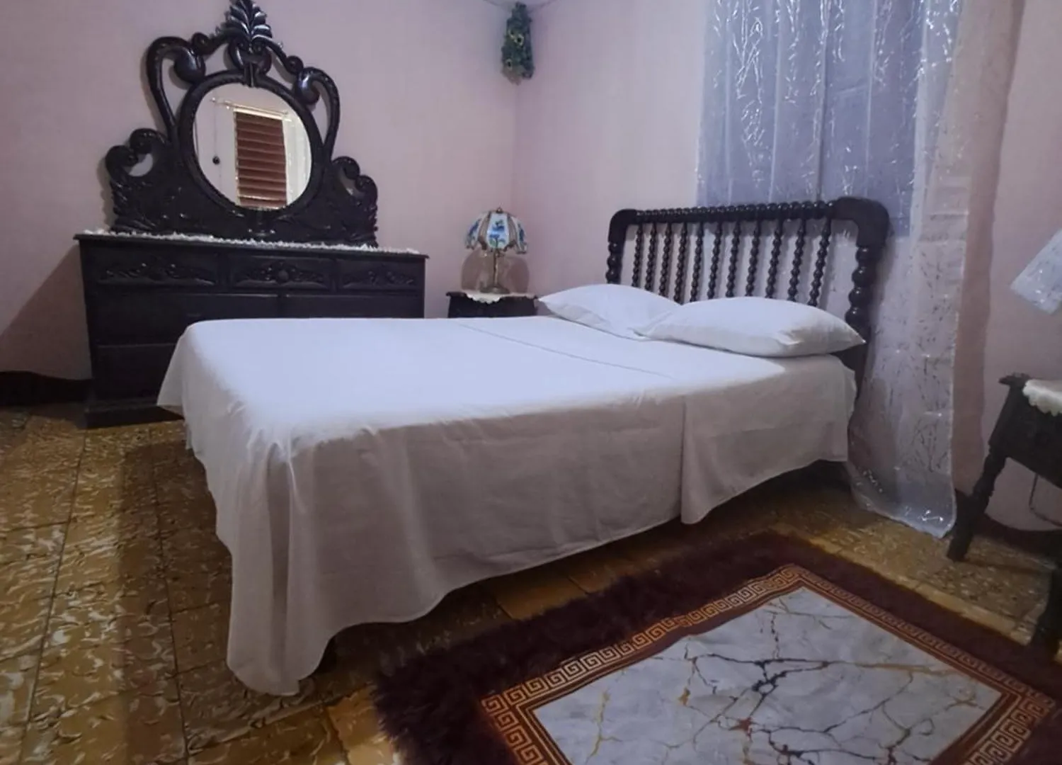 Kingston Airport Bed And Breakfast B&B